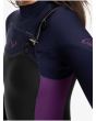 Mujer con traje de surf con cremallera en el pecho Roxy Performance 4/3mm Azul Marino y Morado costuras GBS