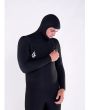 Hombre con Traje de Neopreno con capucha y cremallera en el pecho Volcom Modulator 5/4/3mm negro Chest Zip
