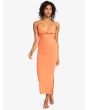 Mujer con vestido midi Roxy Wavey Lady color albaricoque