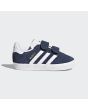 Zapatillas de velcro Adidas Gazelle Azul marino con detalles en blanco para niño