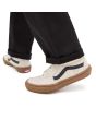 Hombre con Zapatillas de Skate Vans SK8-Hi beige y goma 