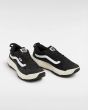 Zapatillas impermeables Vans MTE Crosspath Negras y Blancas para hombre frontal