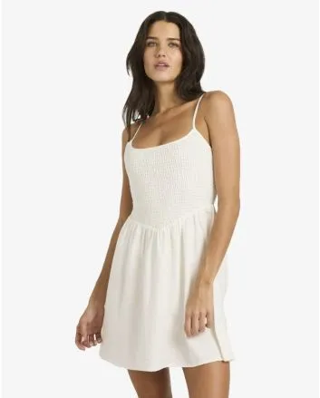 Mujer con Billabong True Love Mini vestido blanco Salt Crystal