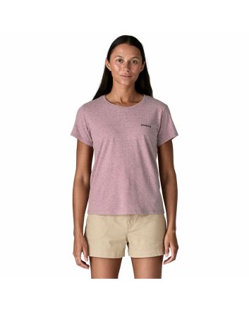 Mujer con Camiseta Patagonia P-6 Logo Responsibili-Tee Violeta