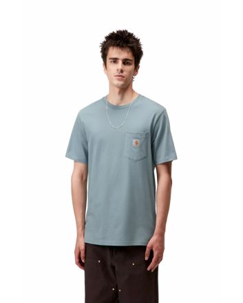 Hombre con camiseta Carhartt WIP Pocket azul Citadel