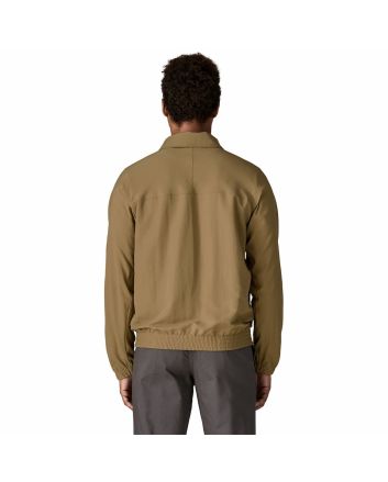 Hombre con Chaqueta ligera Patagonia Isthmus Unlined Jacket caqui