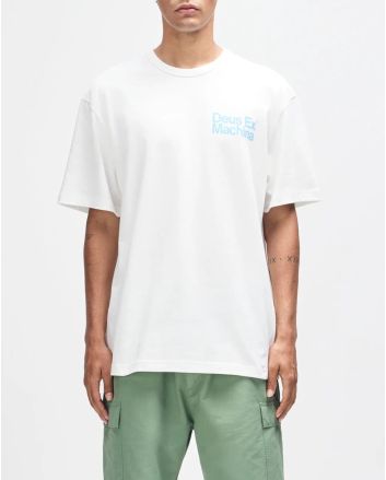 Hombre con Camiseta Deus Plenty Good Blanco Vintage