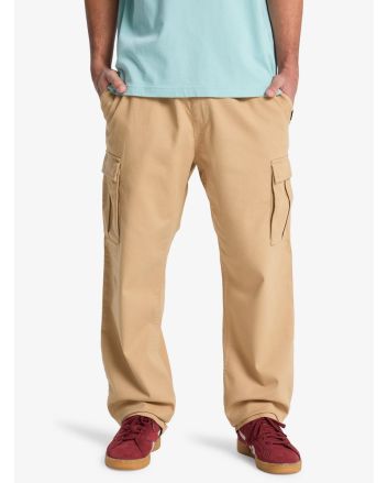 Hombre con pantalón Quiksilver Taxer Regular Cargo Caqui