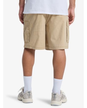 Hombre con Pantalón corto cargo Quiksilver Taxer color caqui