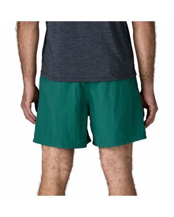 Hombre con bañador Patagonia Baggies Shorts 5in 95 Oval Logo Verde