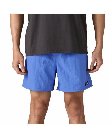 Hombre con Pantalón corto tipo bañador Patagonia Men's Baggies Shorts 5in Azul Abundant Blue