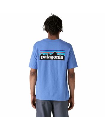Hombre con camiseta de manga corta Patagonia P-6 Logo Responsibili-Tee Azul Abundant Blue