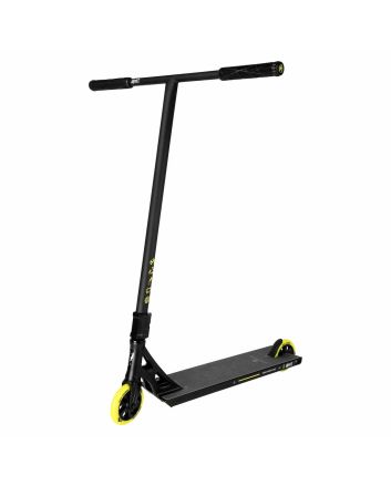 Scooter freestyle Addict Revenger Pulse negro y amarillo orientado a street