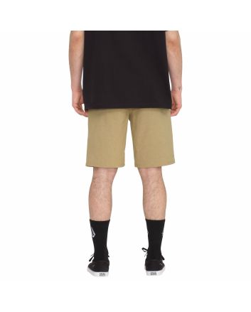 Hombre con pantalón corto híbrido Volcom Frickin Cross Shred Static 20' Caqui Oscuro